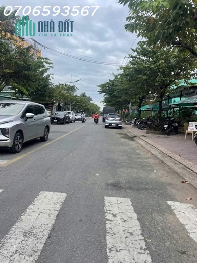 BÁN NHÀ MẶT TIỀN P4 TP VĨNH LONG