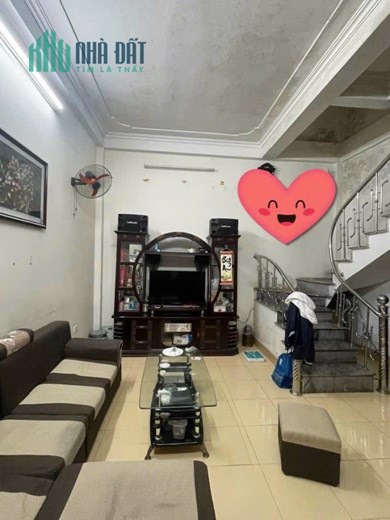BÁN GẤP NHÀ BỒ ĐỀ LONG BIÊN . 50M x 3T . NGÕ THÔNG , SÁT PHỐ . GIÁ 3.5 TỶ .