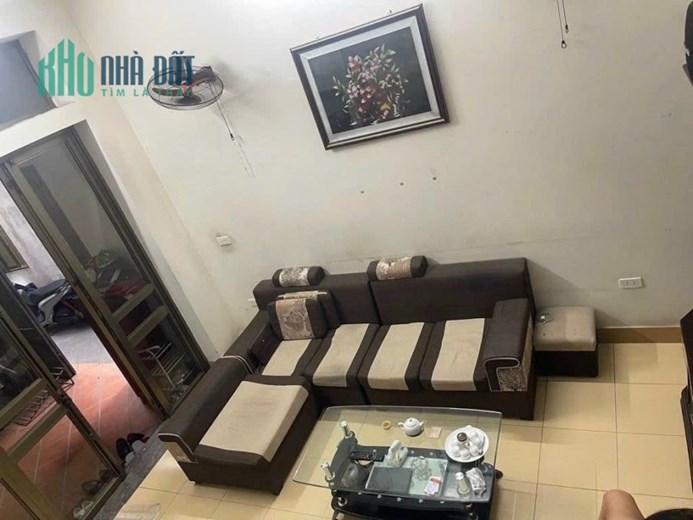 BÁN GẤP NHÀ BỒ ĐỀ LONG BIÊN . 50M x 3T . NGÕ THÔNG , SÁT PHỐ . GIÁ 3.5 TỶ .