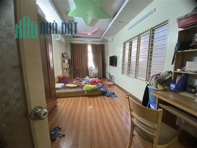 Bán nhà phố Tôn Đức Thắng Quận Đống Đa lô góc, phân lô 28m2x4 tầng chỉ 3.5 tỷ, lh 0938312111