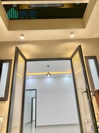 MẶT TIỀN KINH DOANH KHU VIP BÌNH PHÚ 4X18M 3 TẦNG CÓ SÂN THƯỢNG 5PN CHỈ LẼ 300 TRIỆU