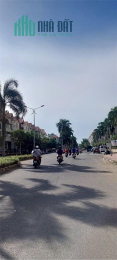 trước mặt ĐƯỜNG NGUYỄN THỊ THẬP .HIMLAM,Q7- 7 TẦNG  46 TỶ