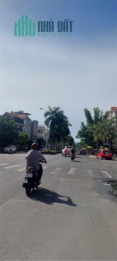 trước mặt ĐƯỜNG NGUYỄN THỊ THẬP .HIMLAM,Q7- 7 TẦNG  46 TỶ