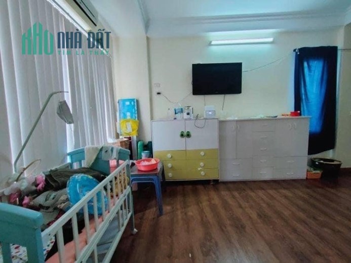 Tìm Người Thuê Nguyên Nhà Kinh doanh mặt phố Tây Sơn, Đống Đa
