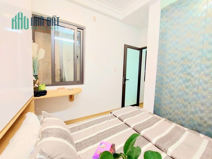 TRUNG TÂM PHỐ MINH KHAI QUẬN HAI BÀ TRƯNG NHÀ 5 TẦNG GIÁ: HƠN 1x TỶ NHÀ 3 P – NGỦ – CÔNG NĂNG SỬ