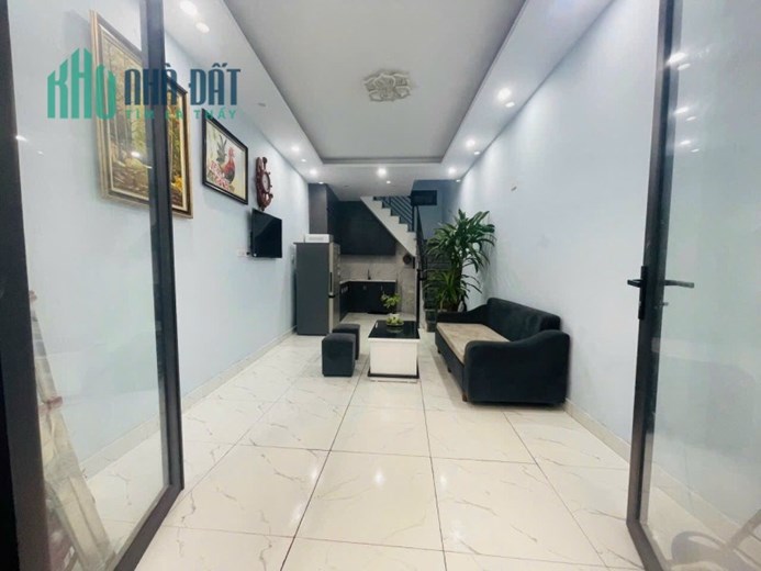 SIÊU RẺ. Bán nhà Ngã Tư Sở, Thanh Xuân. 30m2 x 4 Tầng. NHÀ ĐẸP. 2 THOÁNG. Nhỉnh 3 Tỷ.