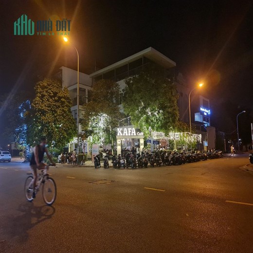 54m2 đất cần bán tại Trâu Quỳ, Gia Lâm. MT rộng, Ô tô 7 chỗ vào. Lh. 0989894845.