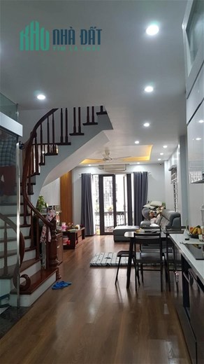 Bán Nhà Phố Trần Quý Cáp Quận Đống Đa. 40m Xây 5 Tầng Mặt Tiền 4m Nhỉnh 11 Tỷ. Cam Kết Ảnh Thật Mô