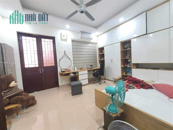 Bán Nhà Mặt Phố Quốc Tử Giám Quận Đống Đa. 31m Xây 5 Tầng Mặt Tiền 6m Nhỉnh 10 Tỷ. Cam Kết Ảnh Thật