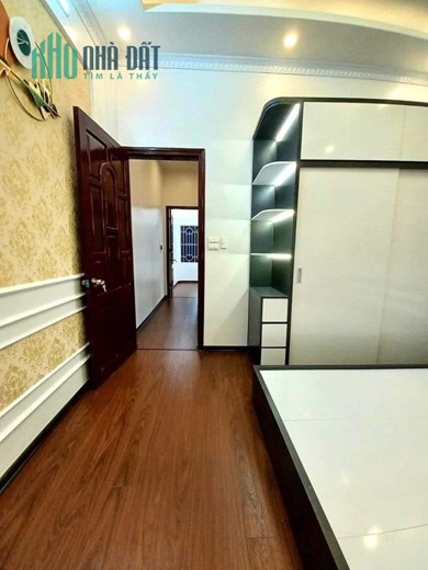 Bán nhanh nhà Giáp Nhất-nhà đẹp full nội thất- 42m 4T - ô tô  - 6.15 tỷ