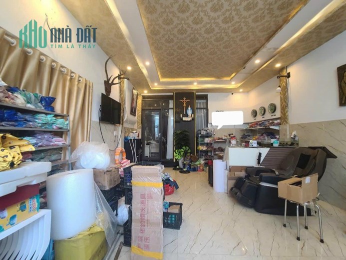 Tòa căn hộ 24 phòng + studio thu nhập gần 80 triệu/tháng ngay đối diện ĐH Kinh Tế Đà Nẵng.