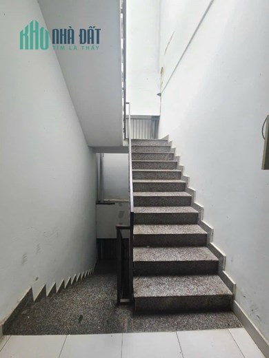 Tòa căn hộ 24 phòng + studio thu nhập gần 80 triệu/tháng ngay đối diện ĐH Kinh Tế Đà Nẵng.