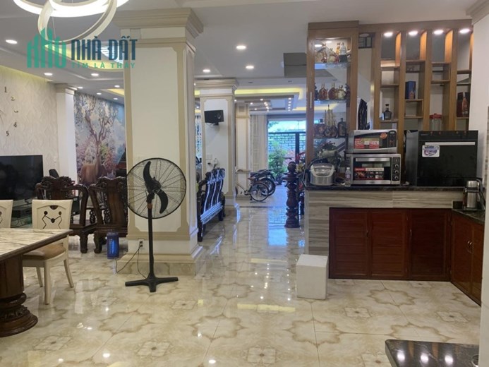 Bán nhà Biệt Thự  khu Cao Lỗ -  Phạm Hùng - Quận 8, DT: 8x20m, 4 Tầng, 6PN,  26,8 tỷ.