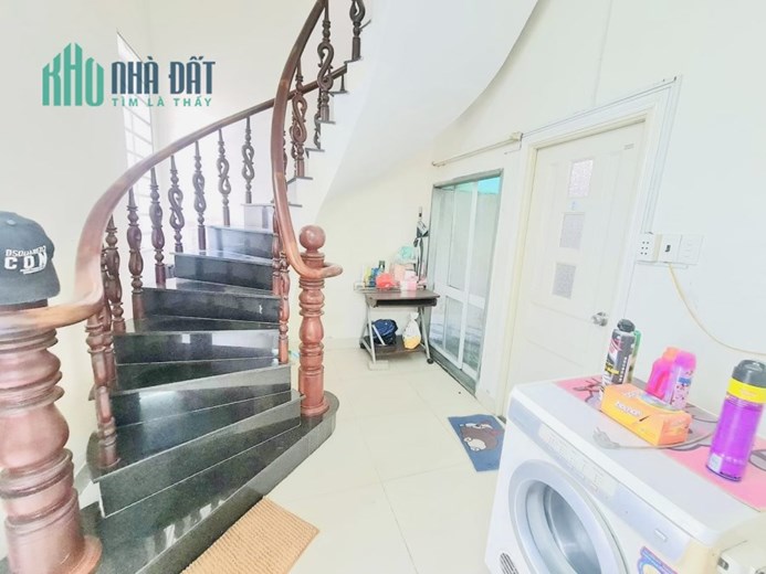 VỊ TRÍ TUYỆT ĐỈNH - HẺM NHỰA XE HƠI 7 CHỖ - NHÀ 2 MẶT THOÁNG - 3 TẦNG KIÊN CỐ - NGANG KHỦNG KHÓ