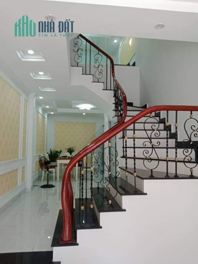 Chỉ 2.4 tỷ có ngày nhà 4 tầng Cạnh Nhổn ô tô gần