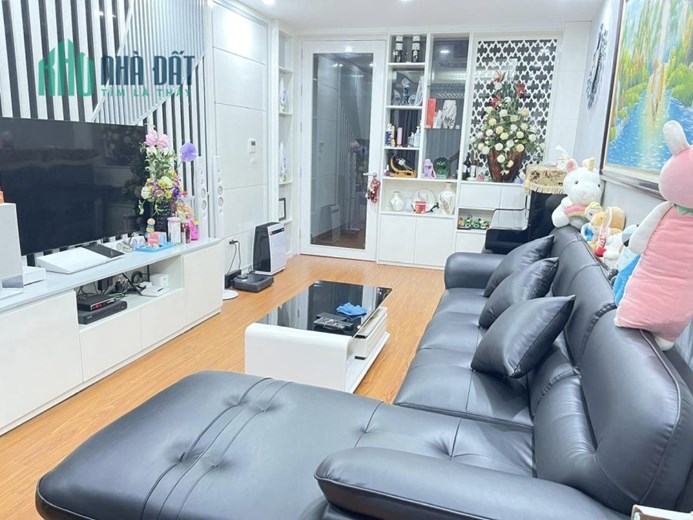 Bán Nhà Phố Phùng Chí Kiên 52/60m2 x 5 tầng 6 phòng ngủ đầy đủ công năng, gần Phố, tặng full nội