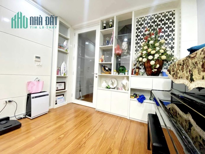 Bán Nhà Phố Phùng Chí Kiên 52/60m2 x 5 tầng 6 phòng ngủ đầy đủ công năng, gần Phố, tặng full nội