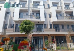 Vốn ban đầu 1.8 đ nhận nhà 4 tầng Centa Diamond