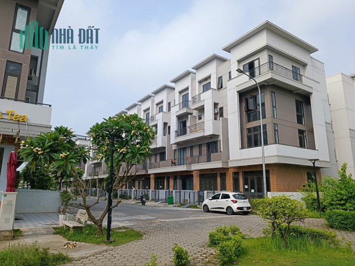 Vốn ban đầu 1.8 đ nhận nhà 4 tầng Centa Diamond