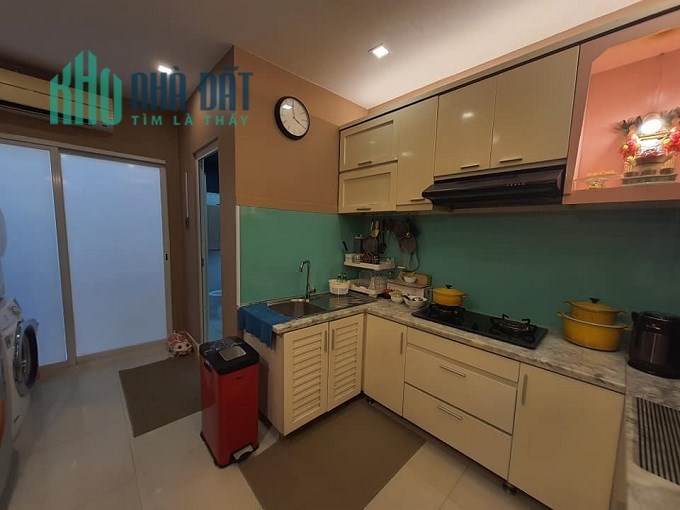 Nhà HXH hạ chào 2,5 tỷ, Nguyễn Trãi, Nguyễn Cư Trinh, Q1, 64m2, 2 tầng.