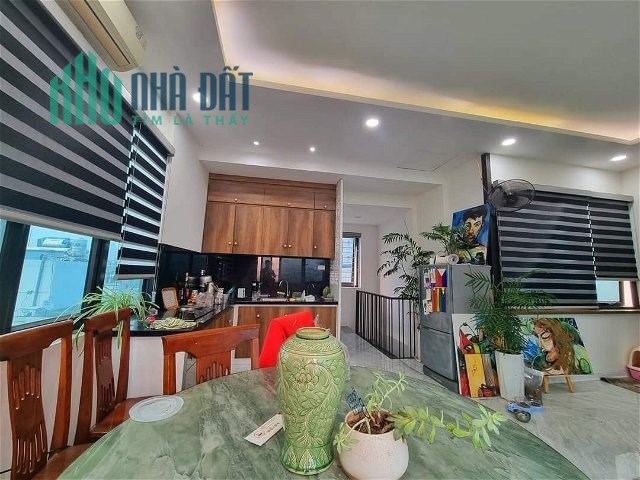 Bán nhà Phố Hoàng Cầu Quận Đống Đa 54m2x7 tầng thang máy chỉ 9.5 tỷ.