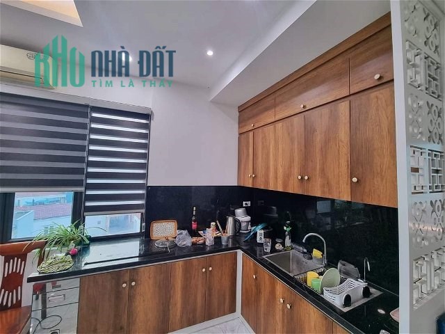 Bán nhà Phố Hoàng Cầu Quận Đống Đa 54m2x7 tầng thang máy chỉ 9.5 tỷ.