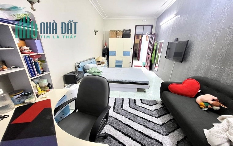 Bán gấp nhà Mặt phố Thái Thịnh giá 15,9 tỷ, 130m2, 2MT cực đắc địa