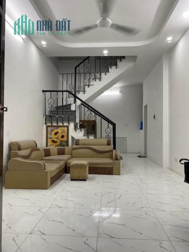 Bán nhà Ngõ chợ Khâm Thiên, ô tô con đậu, kinh doanh nhỏ 37m2x4 tầng nhỉnh 4 tỷ.
