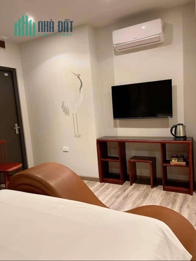 Bán khách sạn Khúc Thừa Dụ, Cầu Giấy, KD dòng tiền khủng, 150m, mặt tiền: 9m, 70 tỷ