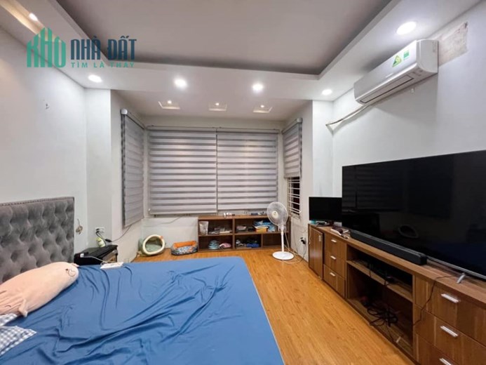 Bán tòa nhà Văn phòng mặt phố Vũ Ngọc Phan Quận Đống Đa 100m2x8 tầng thang máy chỉ 49tỷ.