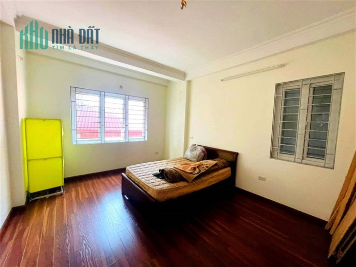 Bán Nhà Phố Lạc Long Quân Quận Cầu Giấy. 72m Xây 5 Tầng Mặt Tiền 4m Nhỉnh 12 Tỷ. Cam Kết Ảnh Thật