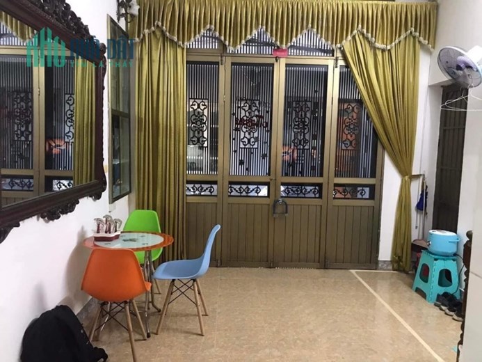 Cho Thuê Nhà 3 Tầng,  3 NGỦ, 30m2,  8 TR/TH. LẠC LONG QUÂN, CẦU GIẤY,  0966931622.