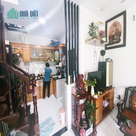 Nhà Bán Xô Viết Nghệ Tĩnh, Giáp Q1, Chỉ 2 Tỷ x, 2 Tầng BTCT, 3 PN