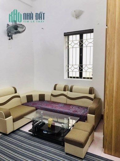 Cho Thuê Nhà 3 Tầng,  3 NGỦ, 30m2,  8 TR/TH. LẠC LONG QUÂN, CẦU GIẤY,  0966931622.
