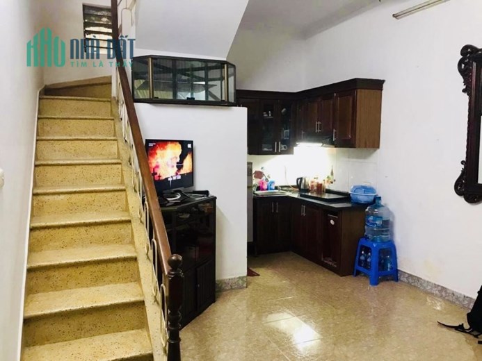 Cho Thuê Nhà 3 Tầng,  3 NGỦ, 30m2,  8 TR/TH. LẠC LONG QUÂN, CẦU GIẤY,  0966931622.
