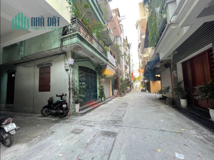 Phân lô mặt ngõ Gần phố Phố Phương Mai, oto vào nhà, DT 62m2 MT 4m Giá 11 tỷ (TL)