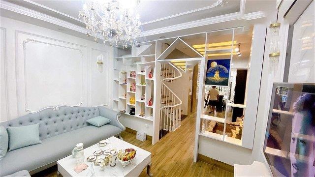 Đẳng cấp biệt thự Hoàng Cầu, ô tô, kinh doanh, DT70m 7T thang máy, 15.5 tỷ (Thương lượng)