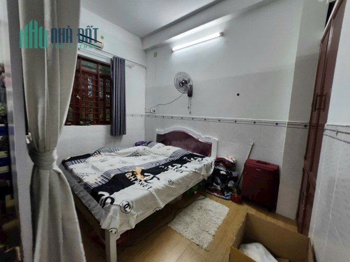 Nhà bán gấp mặt tiền Hẻm 111 Phạm Văn Chiêu Gò Vấp ngang khủng 5.3m2 52m2  thuận tiện KD