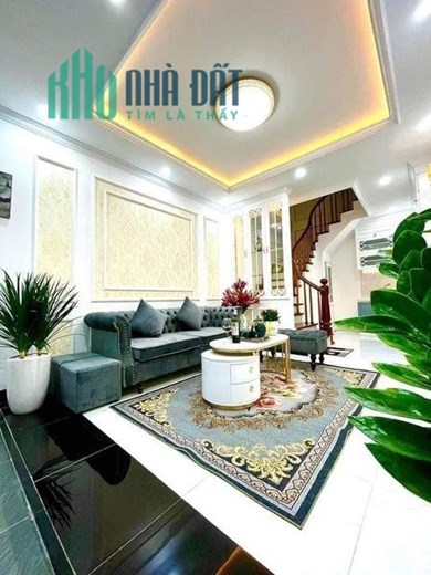 BÁN NHÀ ĐƯỜNG HOÀNG QUỐC VIỆT 45M2, Ô TÔ ĐỖ CỔNG GIÁ ĐẦU TƯ HƠN 3 TỶ
