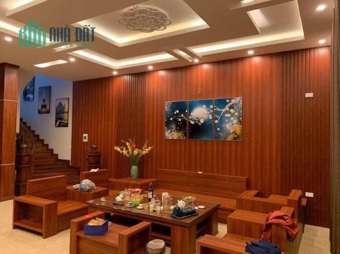 Bán nhà Nghi Tàm - Mặt Phố - kinh doanh - vỉa hè - 45m x 5 Tầng - MT 4m - vị trí đắc địa