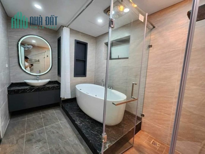 Bán nhà Nghi Tàm - Mặt Phố - kinh doanh - vỉa hè - 45m x 5 Tầng - MT 4m - vị trí đắc địa