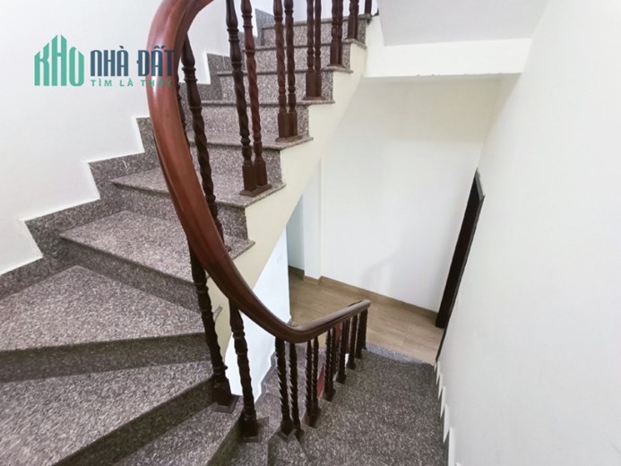 BÁN NHÀ HOÀNG MAI, GỐC ĐỀ. DT KHỦNG, Ở SƯỚNG 59M × 4 Tầng Chỉ 4 tỷ 950 triệu