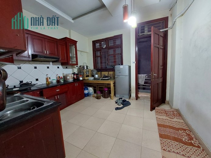 Cho thuê nhà, HGĐ, 40m2, 4T, 4N, cải tạo, Cổ Nhuế, 10 tr.