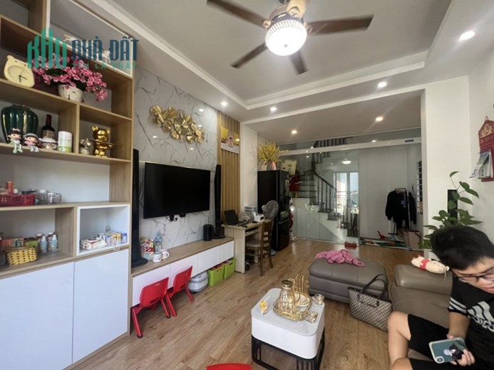 Bán nhà Đại La 32m xây 5T ngõ nông thẳng 3.7 tỷ