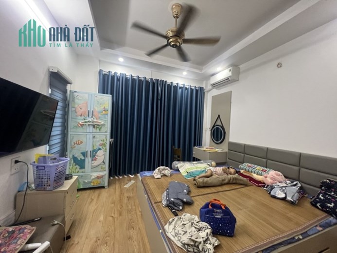 Bán nhà Đại La 32m xây 5T ngõ nông thẳng 3.7 tỷ