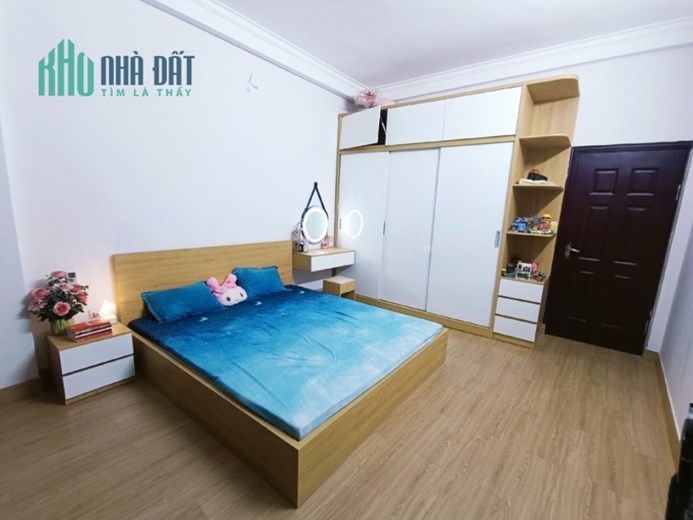 BÁN GẤP NHÀ HOÀNG MAI, GỐC ĐỀ. DT KHỦNG, Ở SƯỚNG 60M × 4 Tầng hơn 4 tỷ