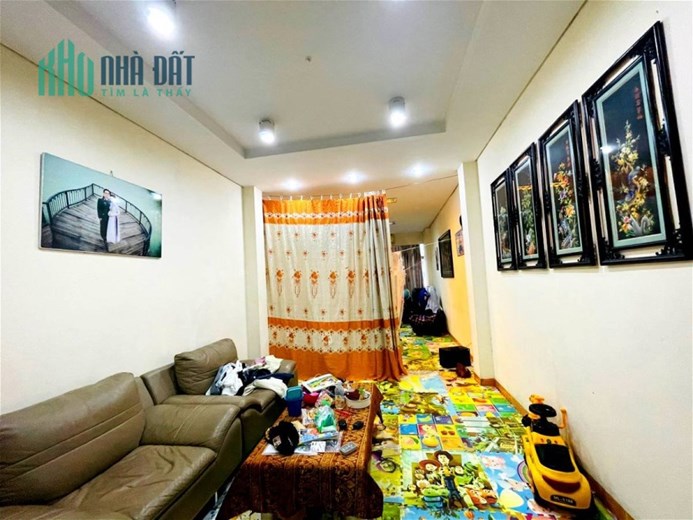 Bán Nhà Mặt Phố Hoàng Quốc Việt Quận Cầu Giấy. 63m Xây 6 Tầng Nhỉnh 28 Tỷ. Cam Kết Ảnh Thật Mô Tả