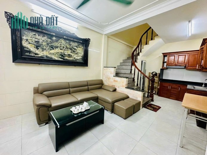 Nhà chia lô đầu phố Thanh Bình cạnh Làng việt kiều Châu Âu 36m2x5T chỉ 3.83 tỷ. LH 0989.62.6116