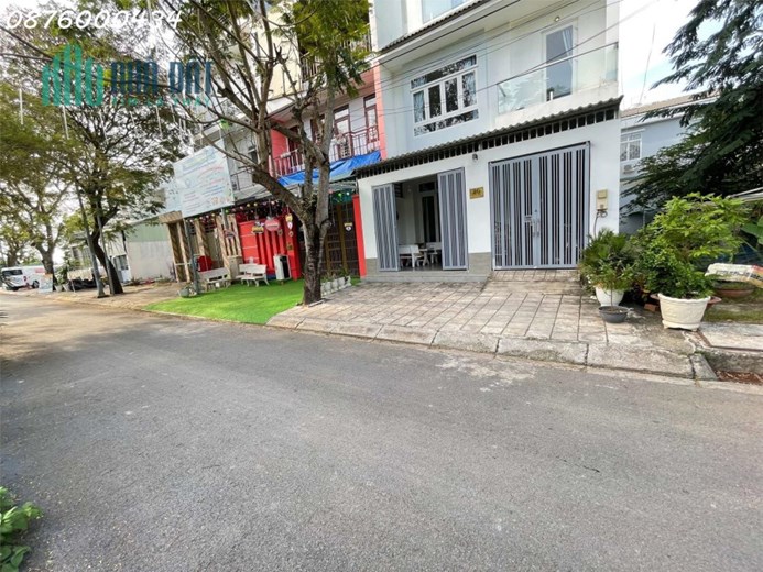 Bán đất KDC Lập Phúc trục đường chính ra đường 1078 view hồ