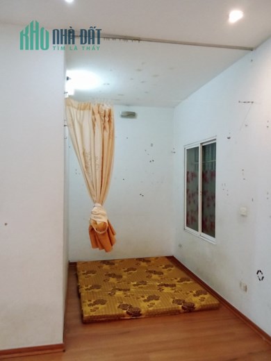 Cho thuê căn hộ chung cư, 2 phòng, 40m2, Tập thể Ban Đối ngoại, ngõ 409 Kim Mã.